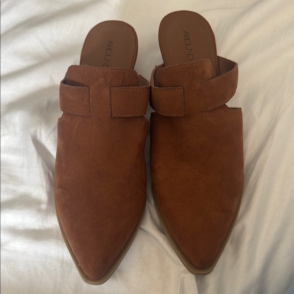 Abound Women's Brown Suede Mules
